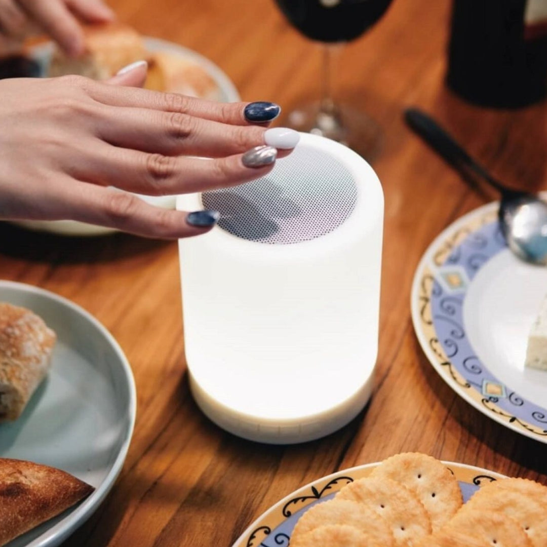 LAMPARA PARLANTE PORTÁTIL